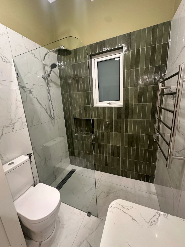 Shower detail